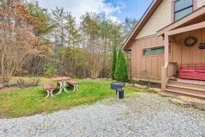 Cozy Couples Getaway w/ Hot Tub: 'Fox Ridge Cabin' - Interior