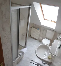 Apart Hotel Sarstedter Hof - Bathroom