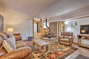 NOUVEAU! Grand Lake Escape w / Fireplace, Grill & Deck! - Intérieur
