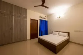 FabHotel Nayana Square - Chambre