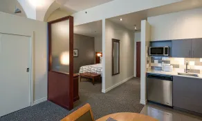 Le Square Phillips Hôtel & Suites - Chambre