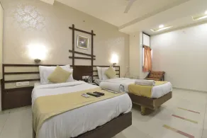 Hotel Airport Plaza - Room