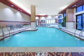 Embassy Suites by Hilton St. Louis St. Charles - Piscine