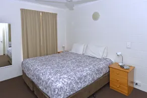 City Gardens Apartments - Room