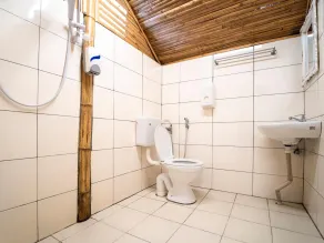 Tadom Hill Resorts - Bathroom