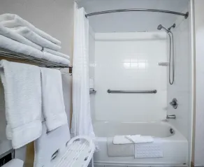 Country Inn & Suites by Radisson, Ontario at Ontario Mills, CA - Salle de bain