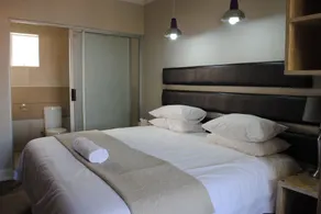 B and B Sandton - Room