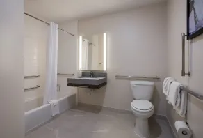 Candlewood Suites Lafayette - River Ranch by IHG - Baño