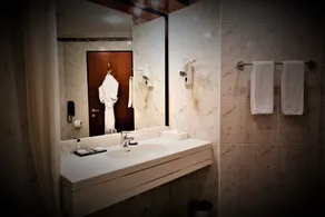 Rahat Palace Hotel - Bathroom