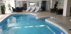 The Diplomat Hotel Restaurant & Spa - Piscina