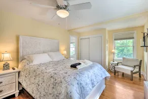 Walkable New Haven Retreat w/ Ocean Views! - Innvendig