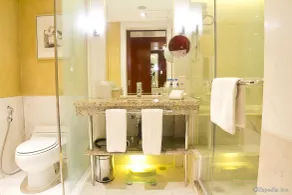 New Coast Hotel Manila - Salle de bain