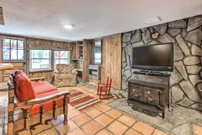 Peaceful Mt Sterling Cabin: Deck & Fire Pit! - Innenbereich