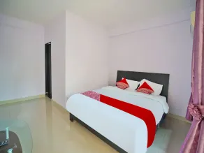 OYO 91680 Hotel MentariNearRumah Sakit Myria - Værelse