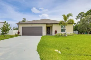 Beach-hop & Golf! Port St Lucie Apt w/ Shared Yard - Interiør