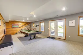 Live Large on Saddle Lake! Family Home w/ Dock - Innenbereich