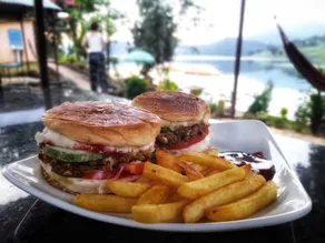 Lake Wave Cottage & Restaurant - Wohnbereich