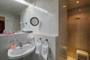 Comfort Hotel Bernau - Bathroom