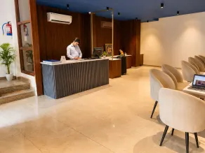 Crestmont Nirvana Hotel Near Apollo Hospital - Hall