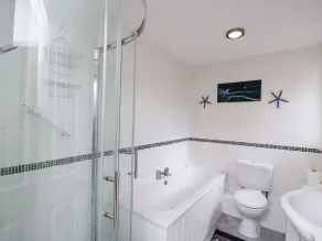 Ground Floor Annex - Badezimmer