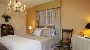 Santa Nella House - Room