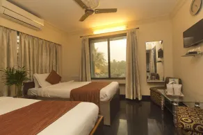 Jagjeet Balaji Inn - Room