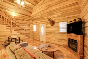 Steps to Kentucky Lake: Cozy Cabin w/ Deck! - Interiör