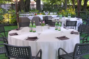 B&B HOTEL Habitat Giussano - Ristorazione all'aperto