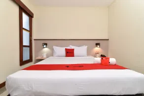 RedDoorz near Legian Street - Zimmer