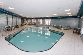 DoubleTree by Hilton Hotel Bloomington - Piscine