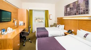 Holiday Inn Express Dubai Airport by IHG - Habitación