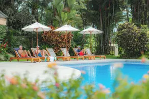 Lamangata Luxury Surf Resort - Piscina