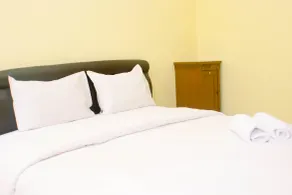 Homey and Comfort Stay Studio Room Maple Park Sunter Apartment By Travelio - Chambre