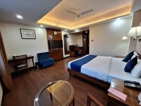 L N Hotels and Resorts - Rum