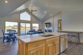 Spacious New Lisbon Home with Lake Access - Interiör