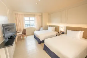 The Monarch Hotel - Room