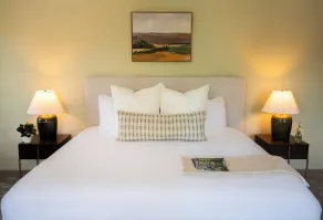 The Pathmaker Hotel - Room