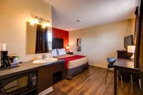 Econo Lodge Inn & Suites - Chambre