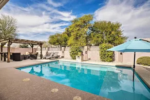 Family Home w/ Pool, BBQ & Fire Pit in Goodyear - Innenbereich