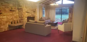Club House Pirque - Lobby sitting area
