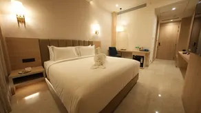 Pride Elite Raipur - Room