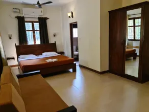 Coastal Suites Apart Hotel ---- 10 minutes walk to beach - Room