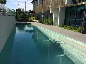 The Glen Hotel and Suites - Piscina