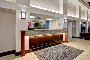 Hampton Inn & Suites by Hilton Calgary-Airport - Réception