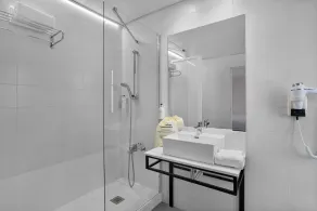 B&B Hotel Figueira Da Foz  - Badezimmer