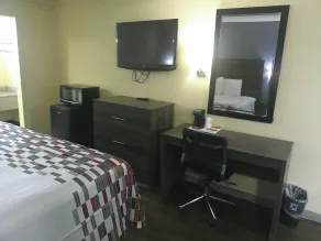 Red Roof Inn Hampton Coliseum - Room