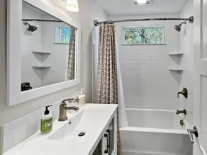 Long Sands Home - Bathroom