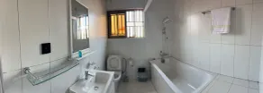 Hinstock Hotel - Bathroom