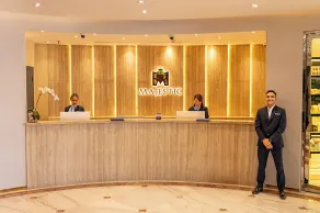Majestic Central Hotel - Lobby