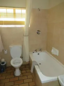 Golden Leopard Resorts - Bakgatla Resort - Baño